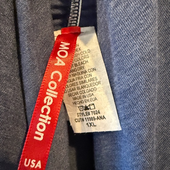 MOA USA Women's Blue Sweater - Picture 3 of 3
